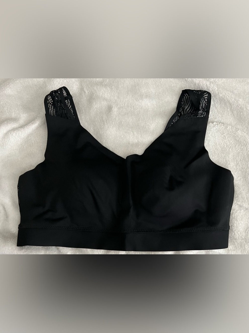 NWOT Breezies Black Lace-Trim Wireless Comfort Bra - Medium
